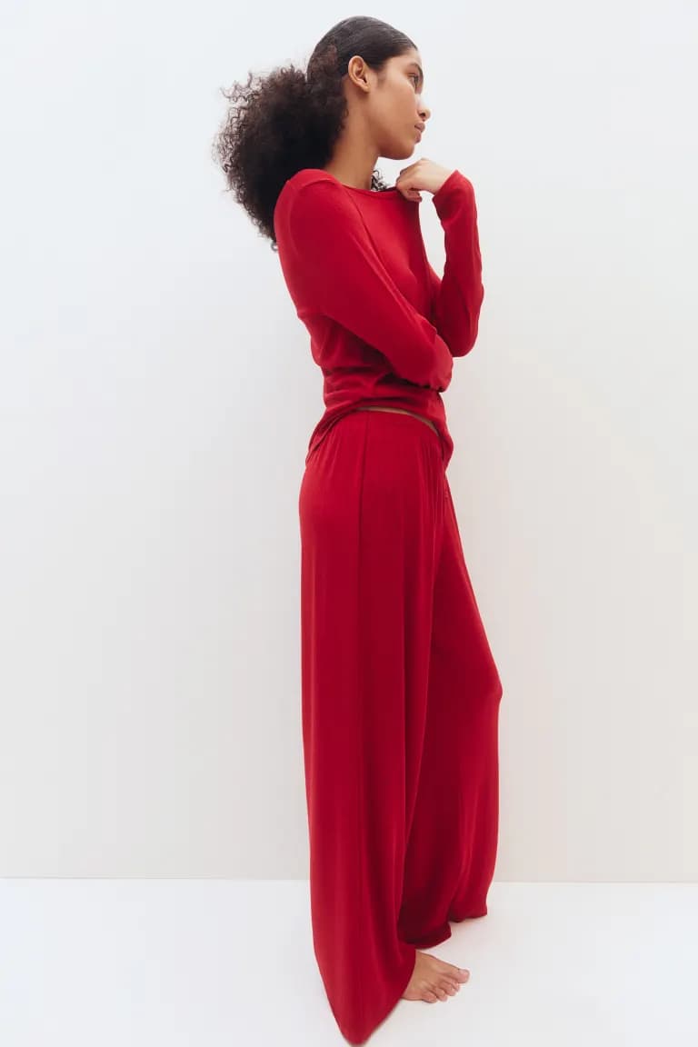 Bộ đồ ngủ jersey đục lỗ - Hình ảnh thứ 2